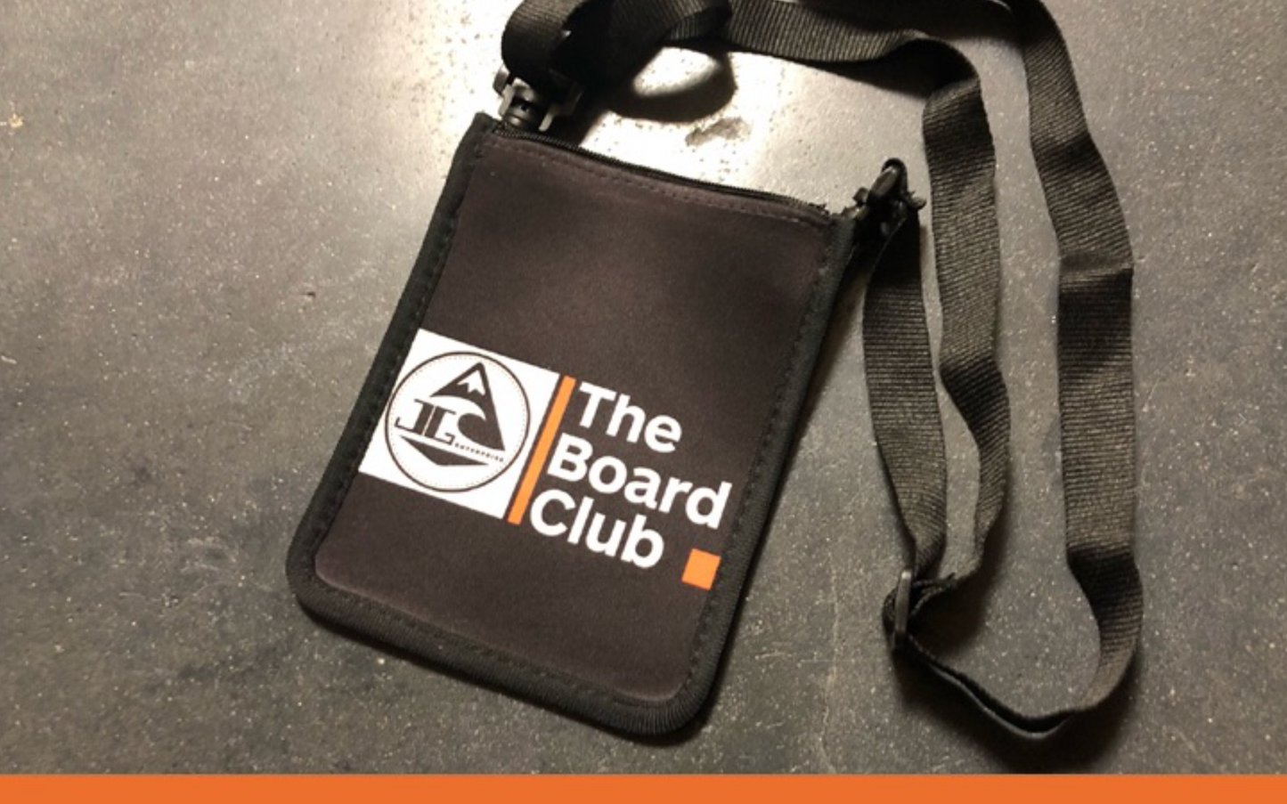 Brustbeutel Neopren „The Board Club“